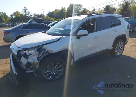 2021 Toyota Rav4 Xle Premium z USA, uszkodzony, nr VIN 2T3A1RFVXMW140938